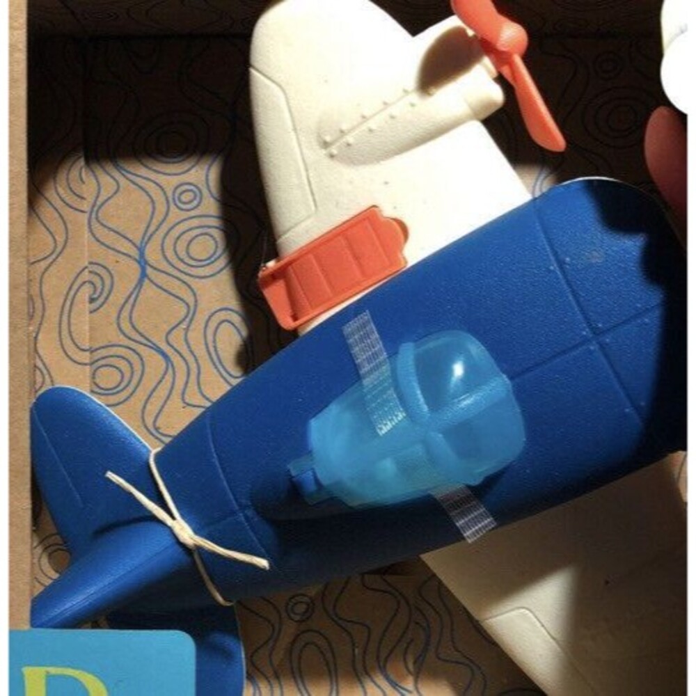 B. Happy Cruiser Airplane @2018 Maison Battet Inc. NEW ( BOX Is CRUSHED)
